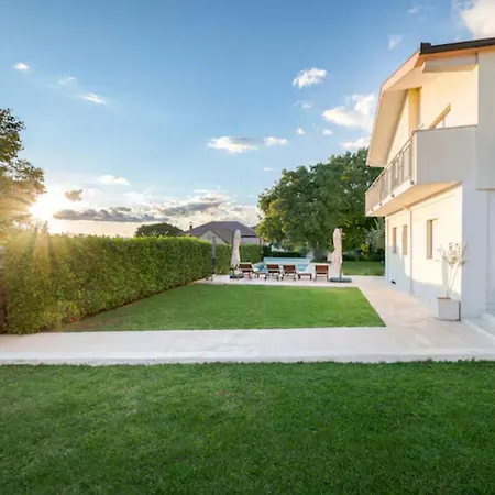 Villa Mima Pool Retreat